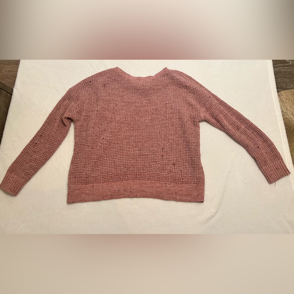 American Eagle Outfitters mauve sweater with heather material design